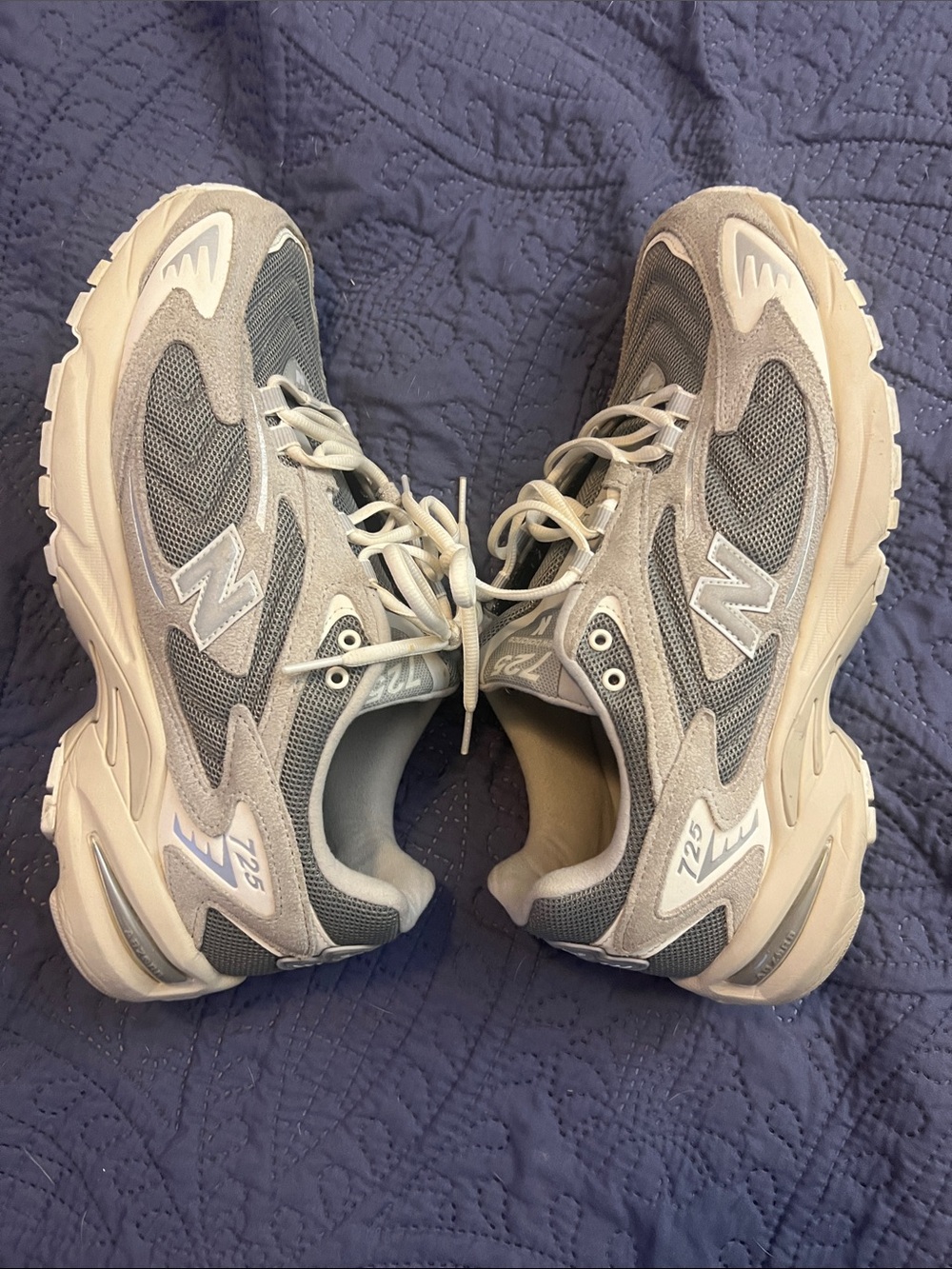 🔥New Balance Gray/White 725 Mesh Suede Sneakers